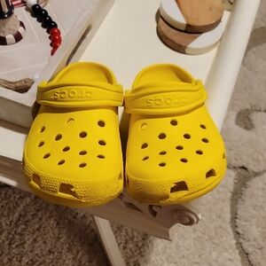 Crocs Sz W7/ M5 Yellow Clogs